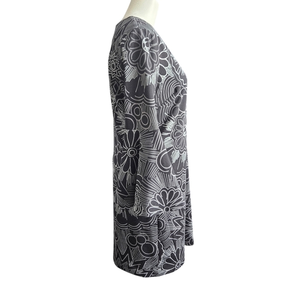 Trina Turk Black Abstract Floral Bell Sleeve Mini Sheath Dress Size Med - Picture 2 of 9